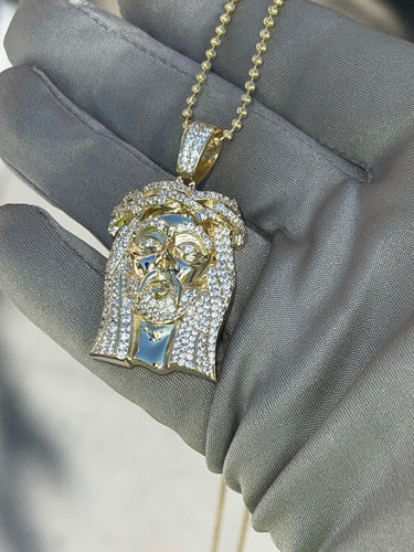 Medium Jesus Pendant & Chain