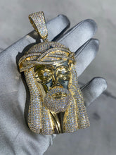 Load image into Gallery viewer, Jesus Piece with Cuban